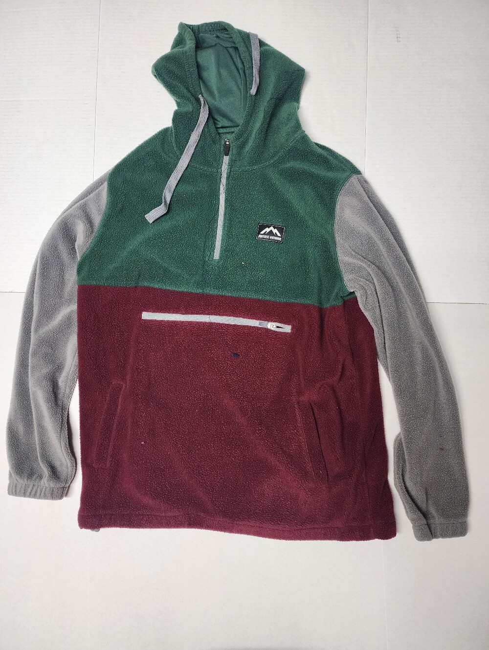 Vintage Massive Outdoor Men's Size Medium Multi-Color Hooded Fleece Pullover